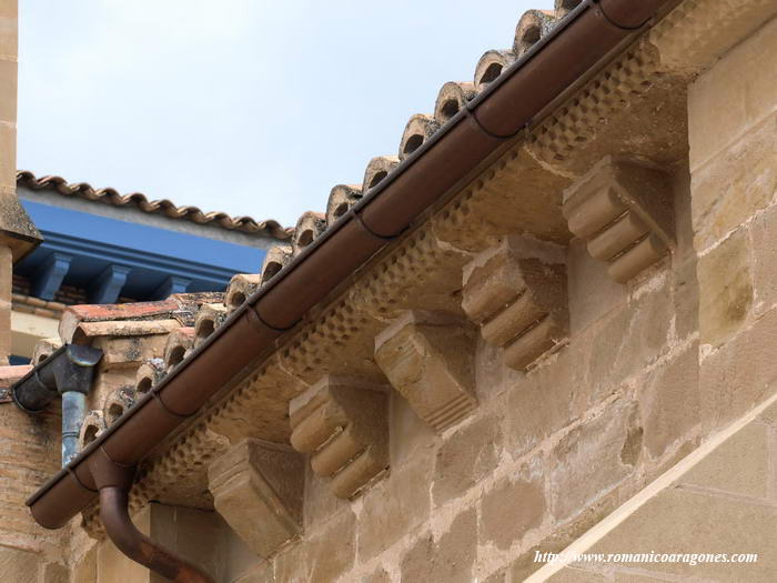CANECILLOS LADO SUR DE LA NAVE